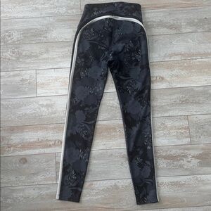 Splits59 Sydney graphite floral leggings
